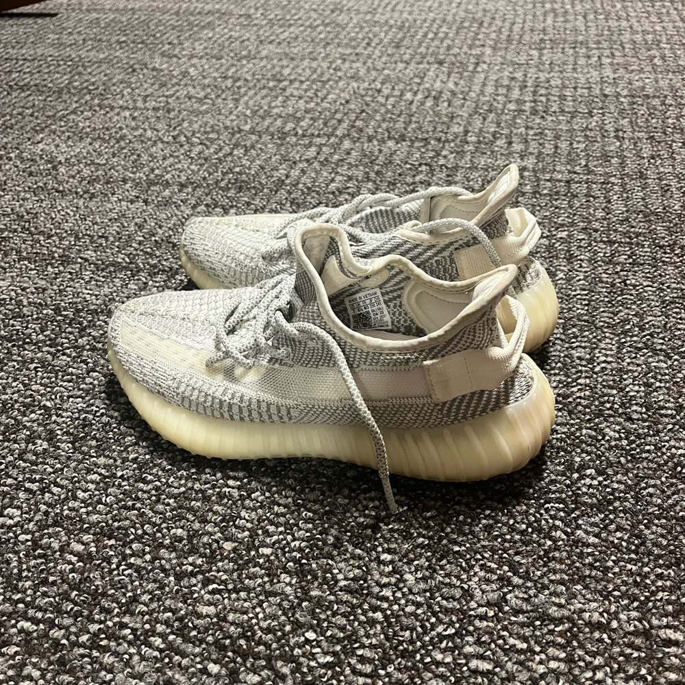 Adidas Yeezy Boost 350 V2 in Cream and Gray - Picture 5 of 9